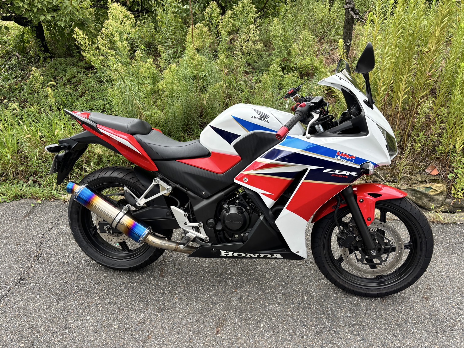 1: Honda CBR250R